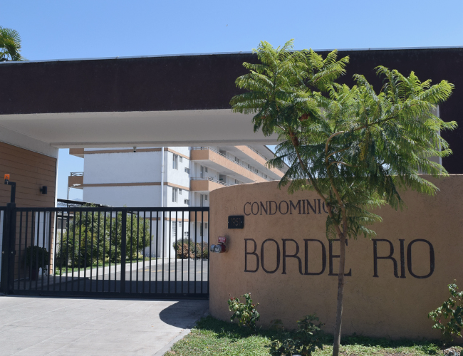Fachada de departamento nuevo en Condominio Borde Río en Talagante, con descuento por subsidio habitacional DS1.